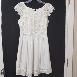 White Summer Mini Dress w/Crochet Accents by Hollister Size 3